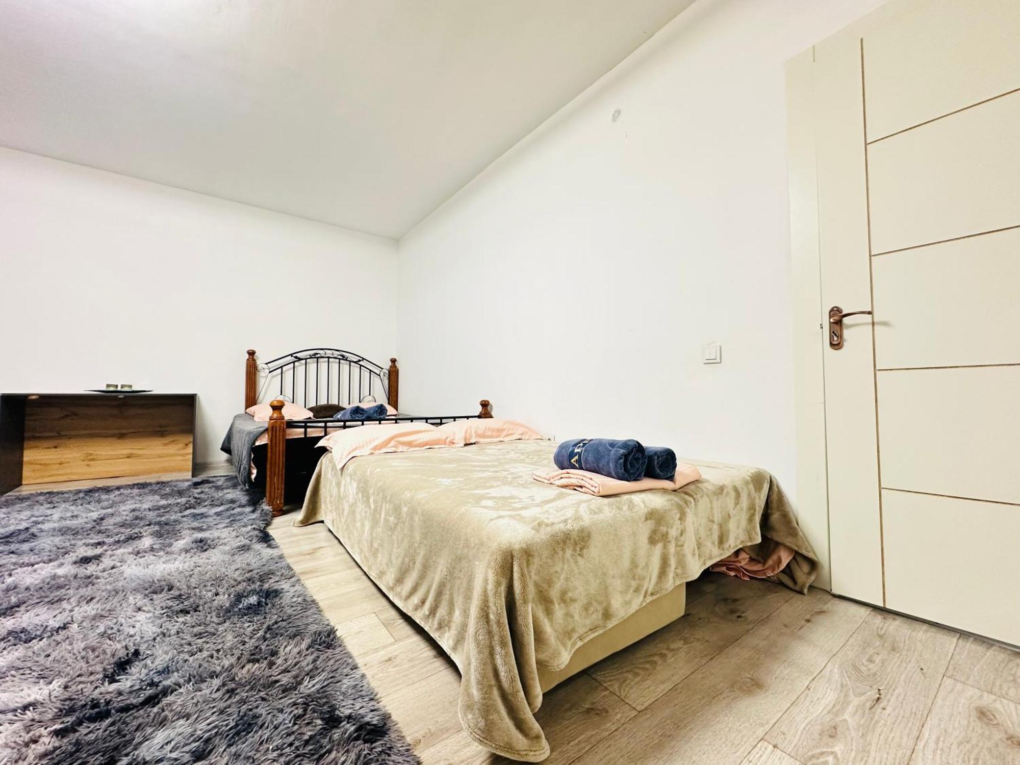 Квартира Для Большой Семьи Almatý Exterior foto